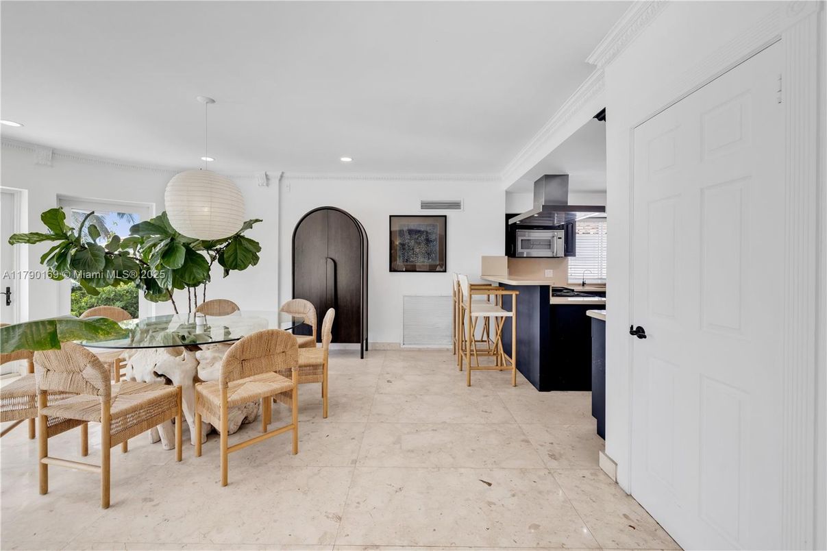 Dining room, Interior, Kitchen, Pendant Lights, Recessed Lighting