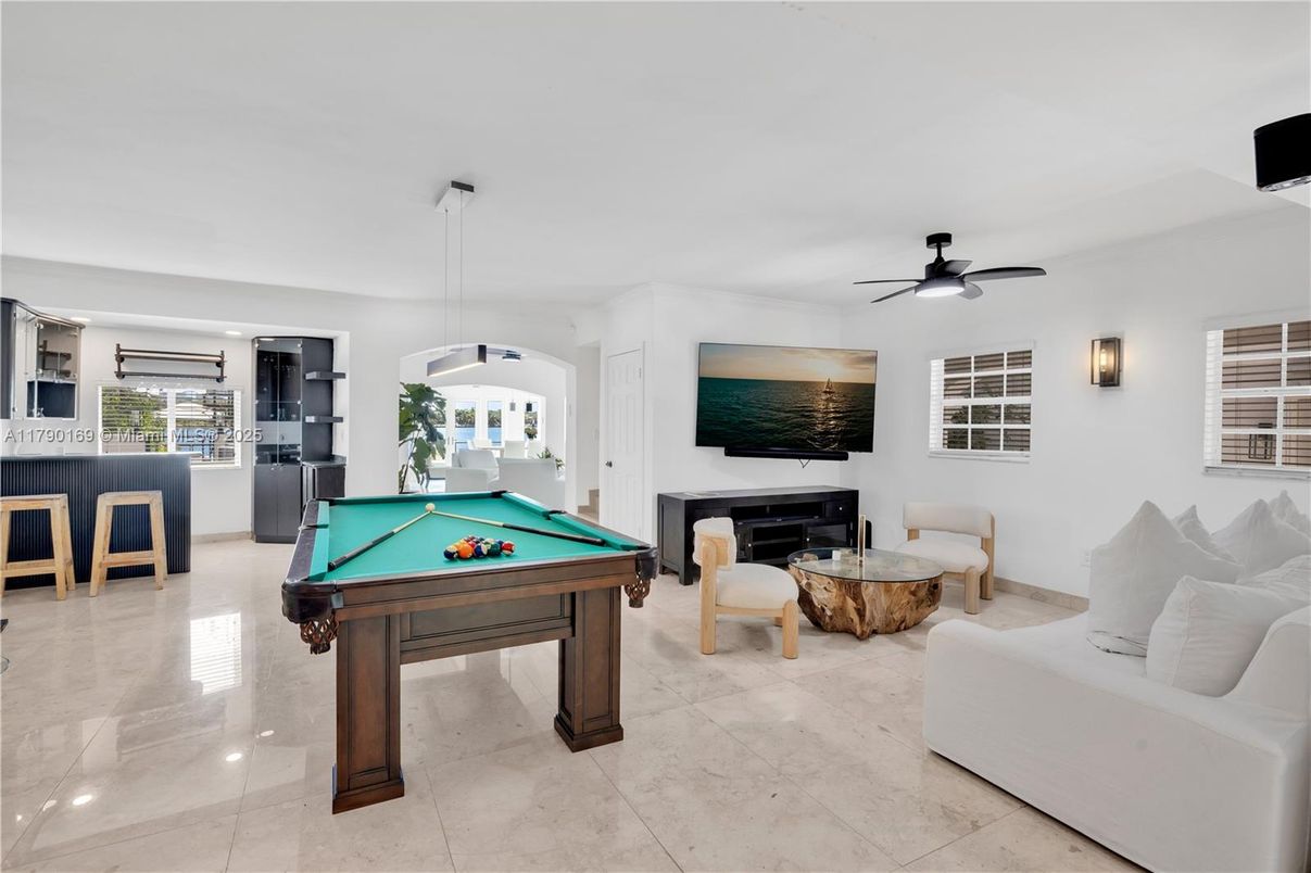 Billiard Table, Game Room, Interior, Living room, Pendant Lights