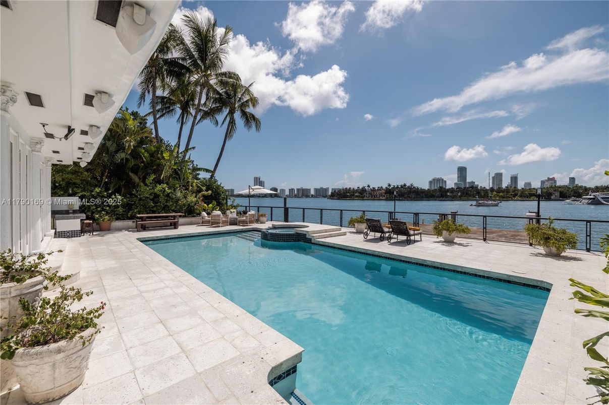 Exterior, Pool, Water