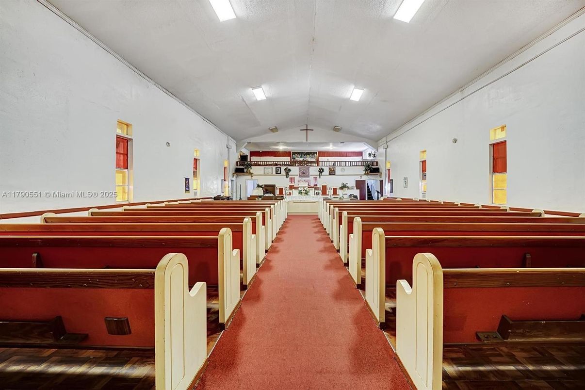 Billiard Table, Game Room, Interior, Recessed Lighting