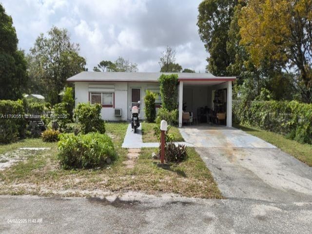 Backyard, Exterior, Facade, Ranch