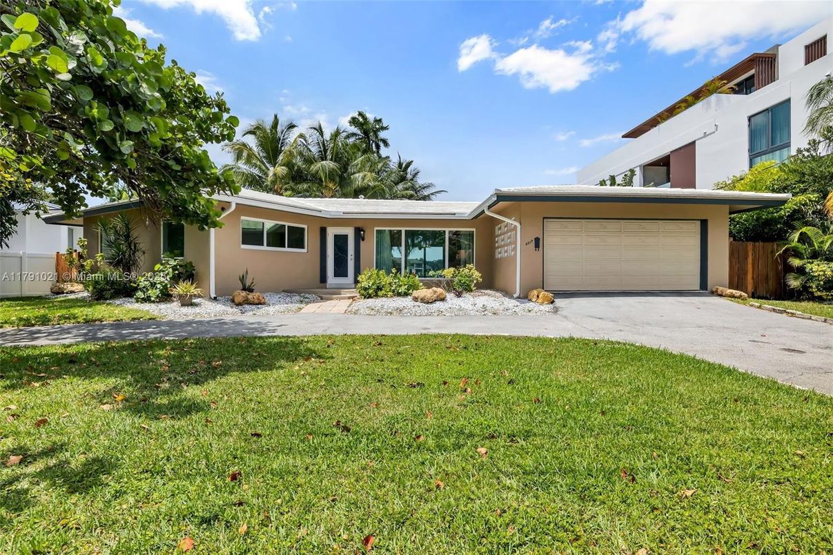 Attached, Backyard, Exterior, Facade, Ranch