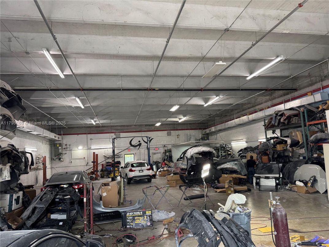 Fitness Equipment, Garage, Interior