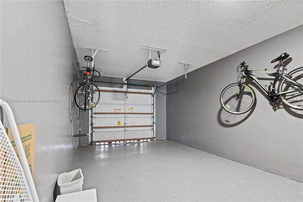 Garage, Interior