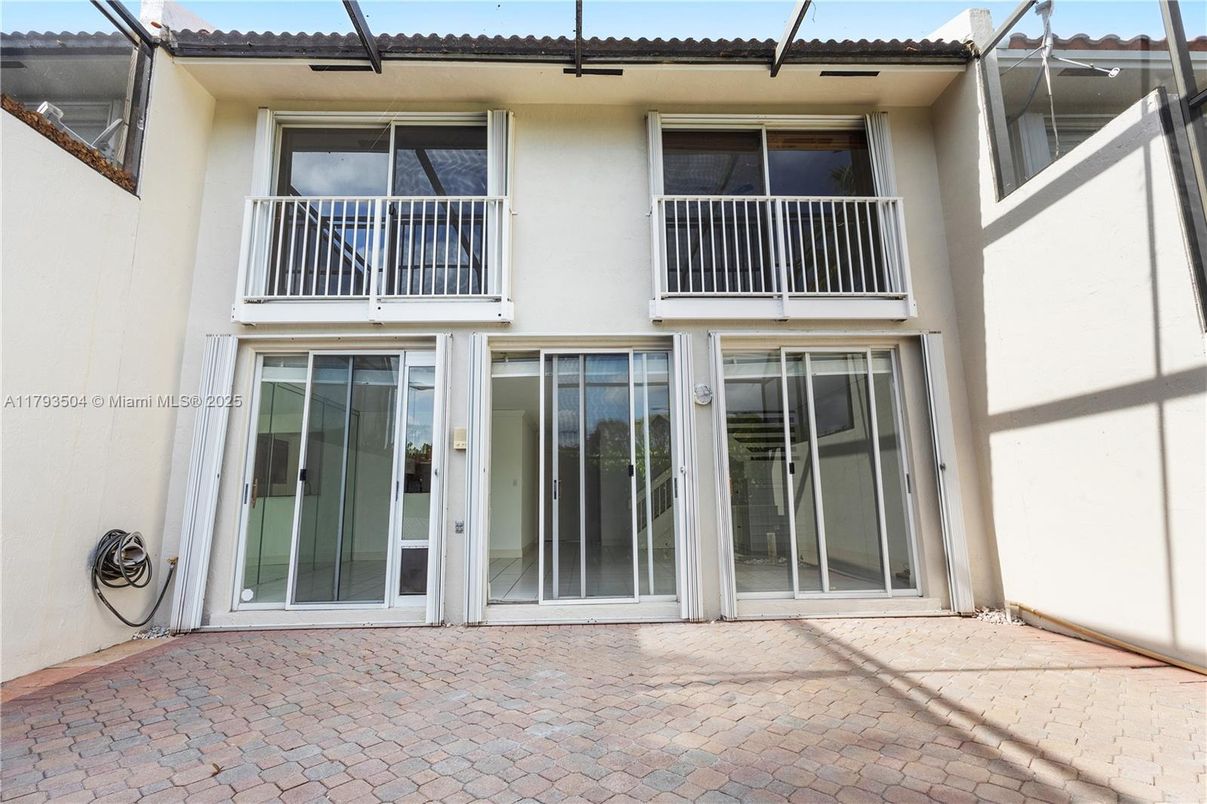 Exterior, Glass Ceilings, Sun Room
