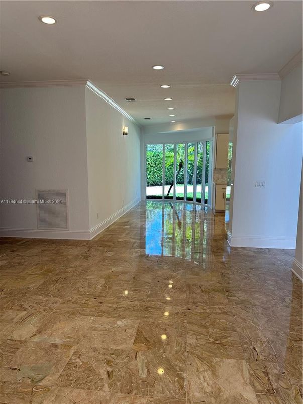 Empty room, Interior, Recessed Lighting