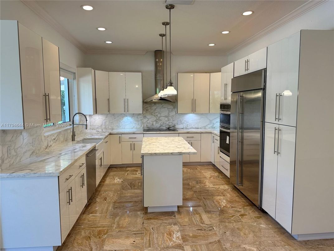 Interior, Kitchen, Pendant Lights, Recessed Lighting, Stainless Steel Appliances