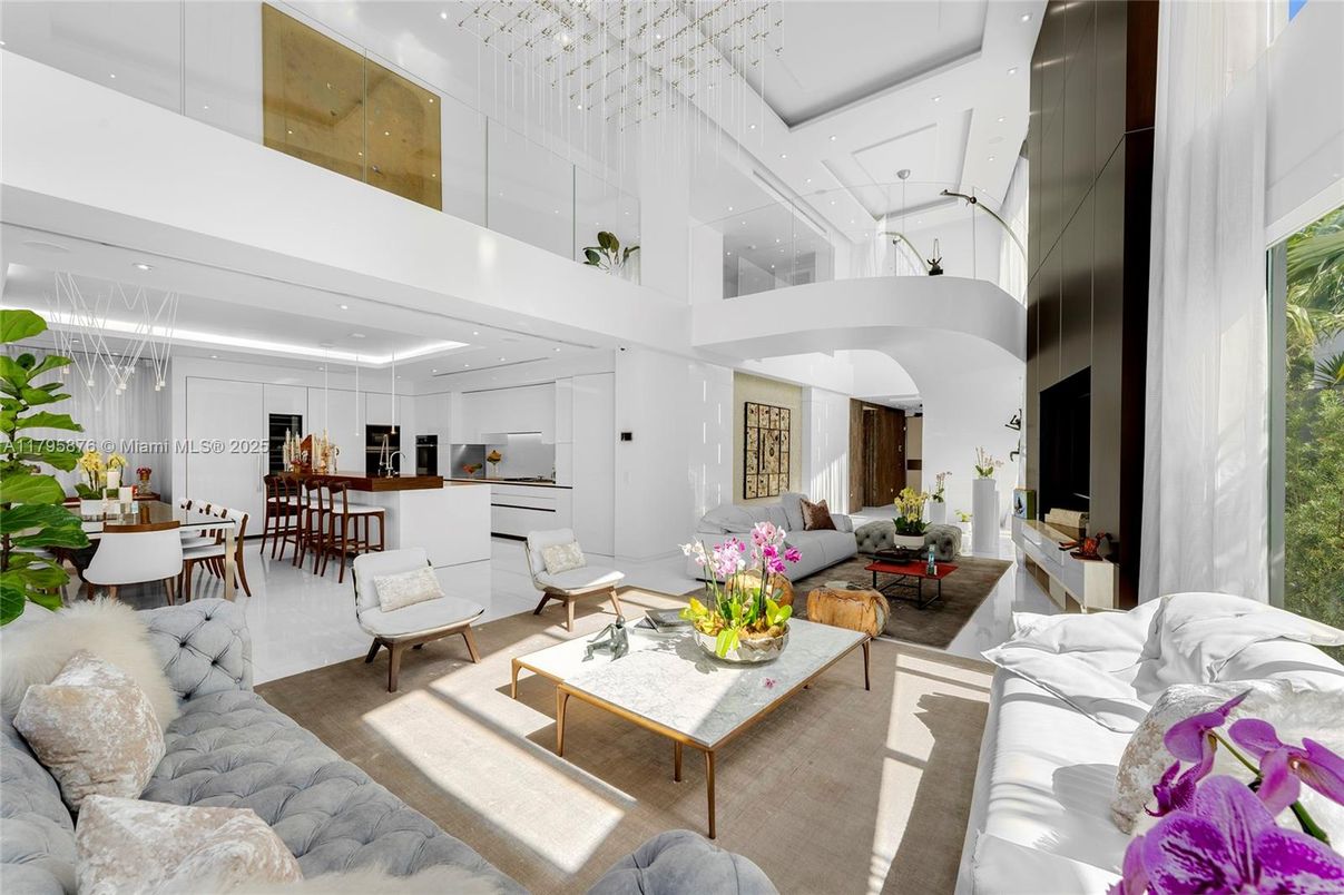 Dining room, Interior, Kitchen, Living room, Pendant Lights, Recessed Lighting
