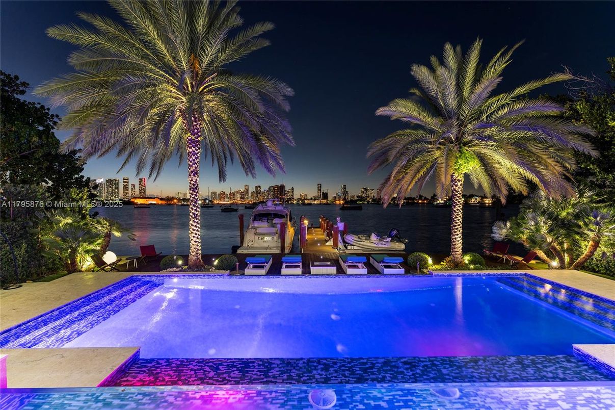 Exterior, Lake, Pool