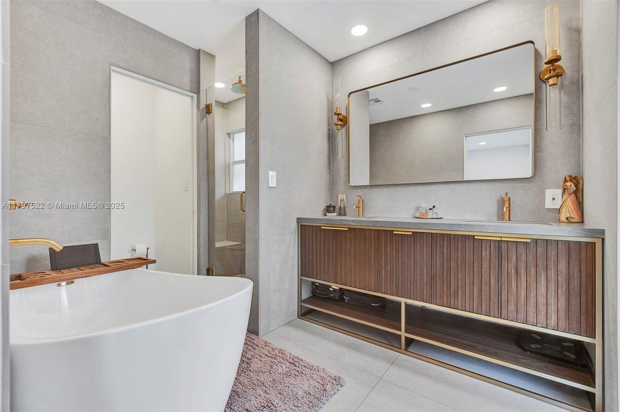 Bathroom, Dual Sink Vanities, Free Standing Baths, Interior, Recessed Lighting