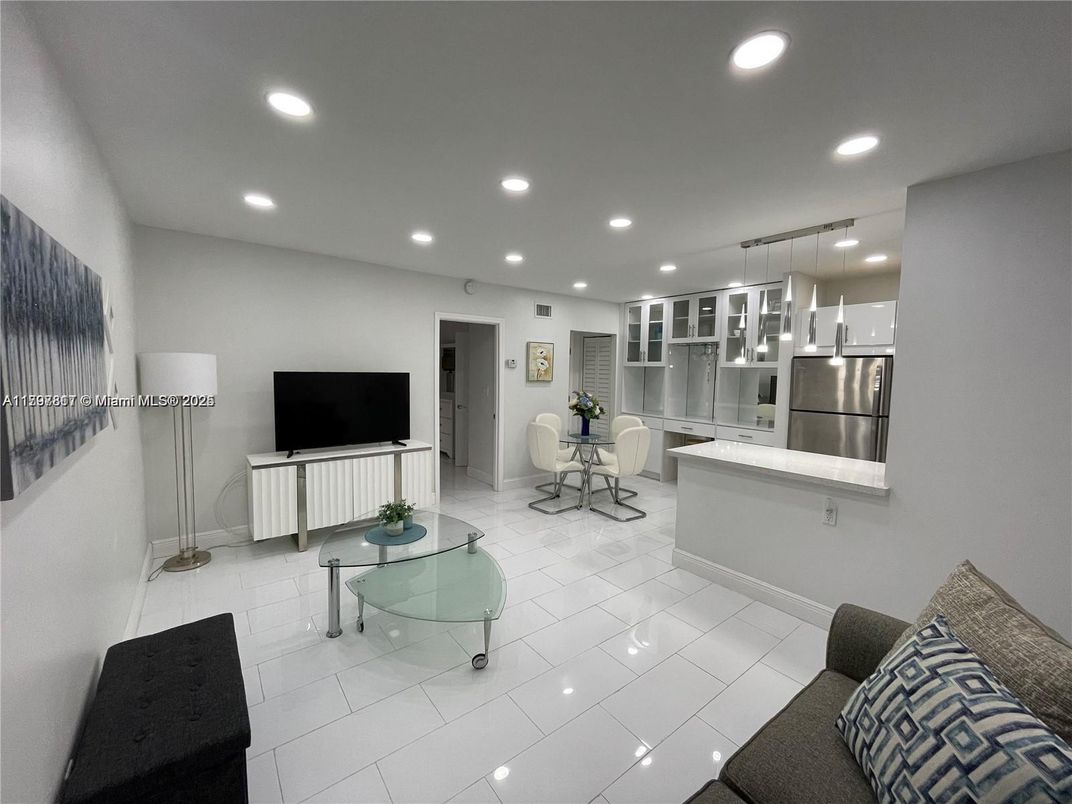 Interior, Kitchen, Living room, Recessed Lighting, Stainless Steel Appliances