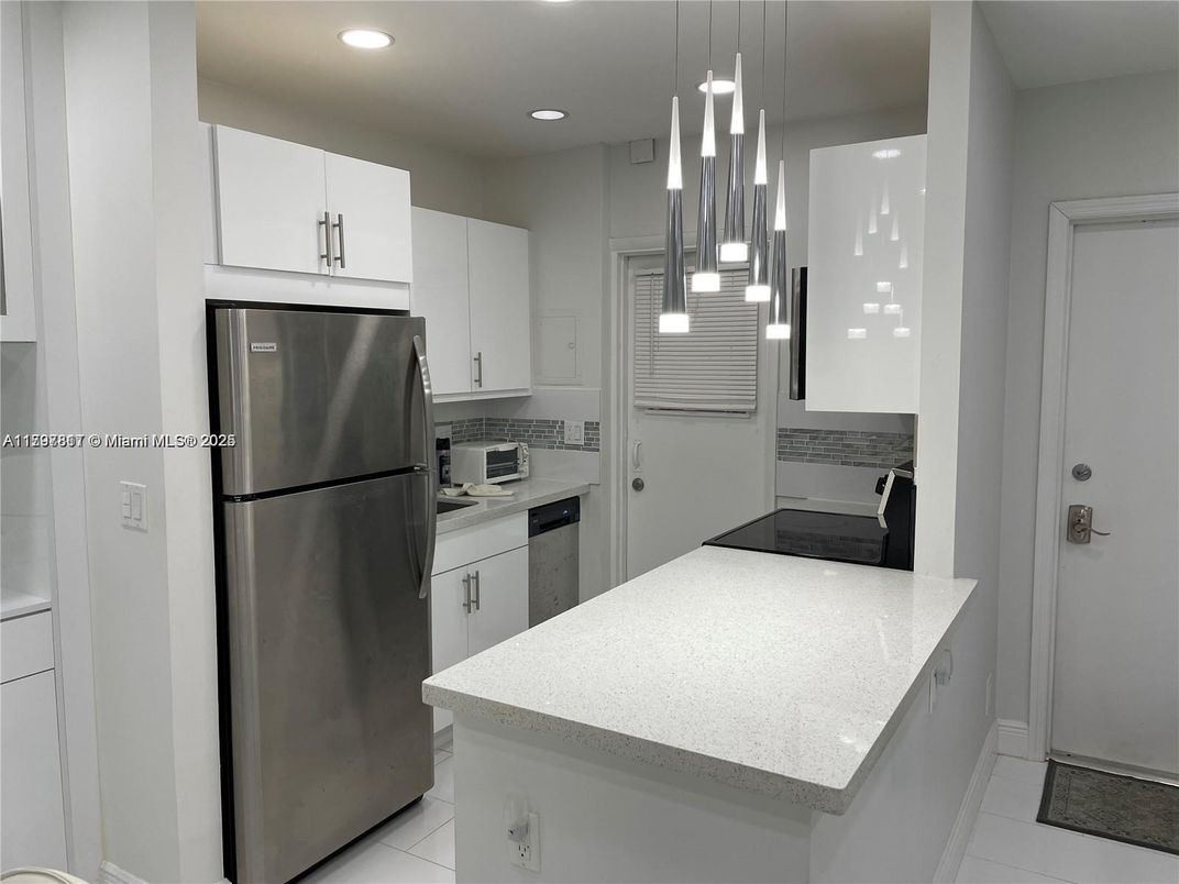 Interior, Kitchen, Pendant Lights, Recessed Lighting