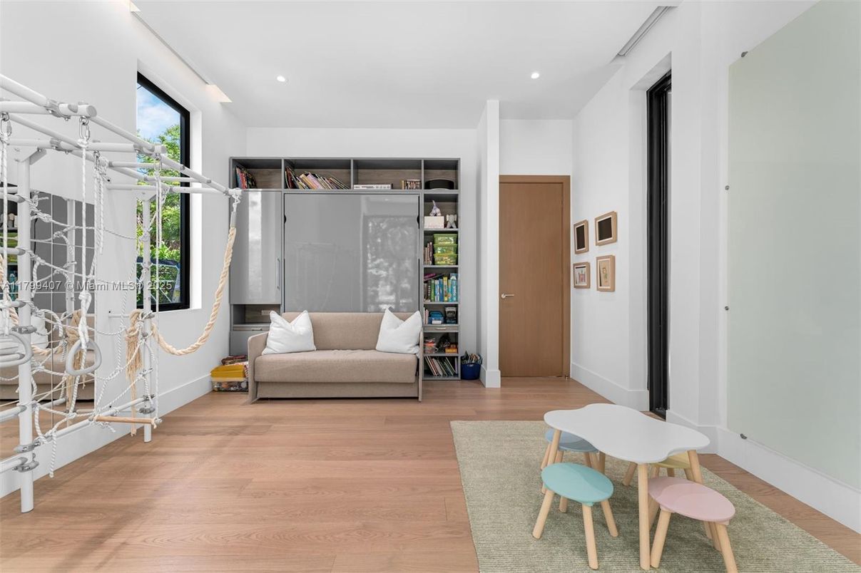 Interior, Recessed Lighting, Wood Texture Flooring