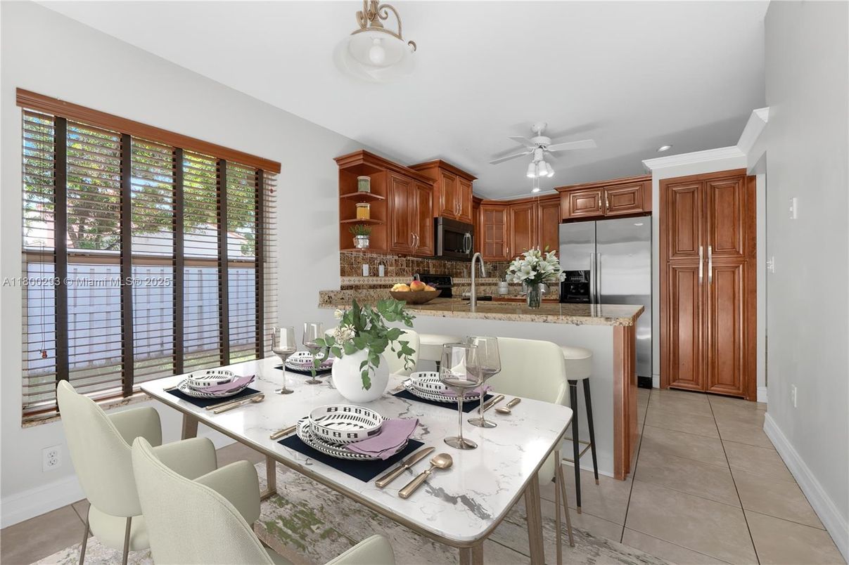 Dining room, Interior, Kitchen, Recessed Lighting, Stainless Steel Appliances