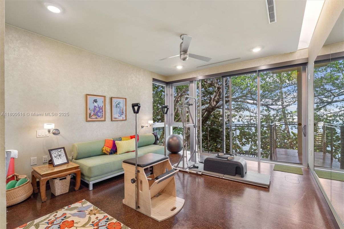 Fitness Equipment, Interior, Recessed Lighting, Sun Room