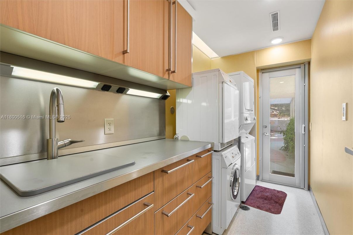 Interior, Recessed Lighting, Washer