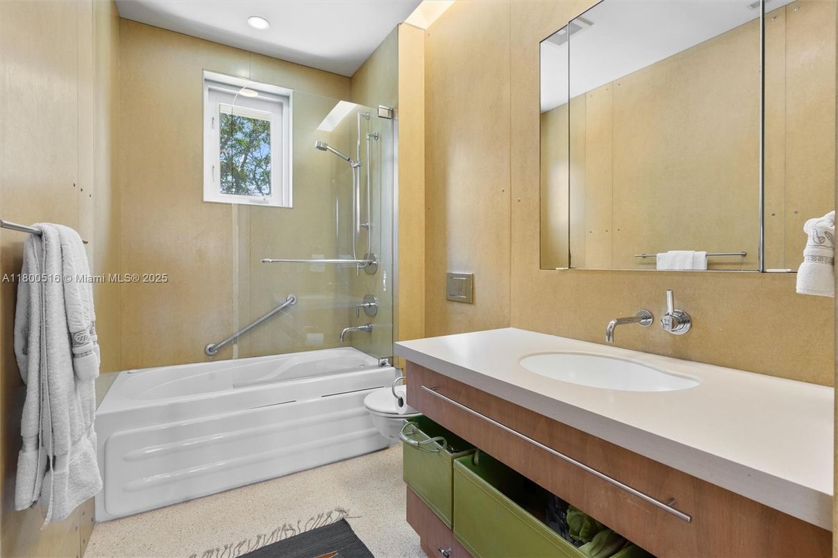 Bathroom, Interior, Recessed Lighting