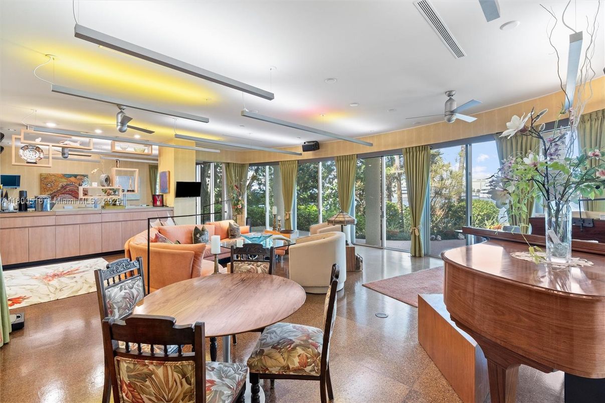 Dining room, Interior, Living room, Piano, Recessed Lighting