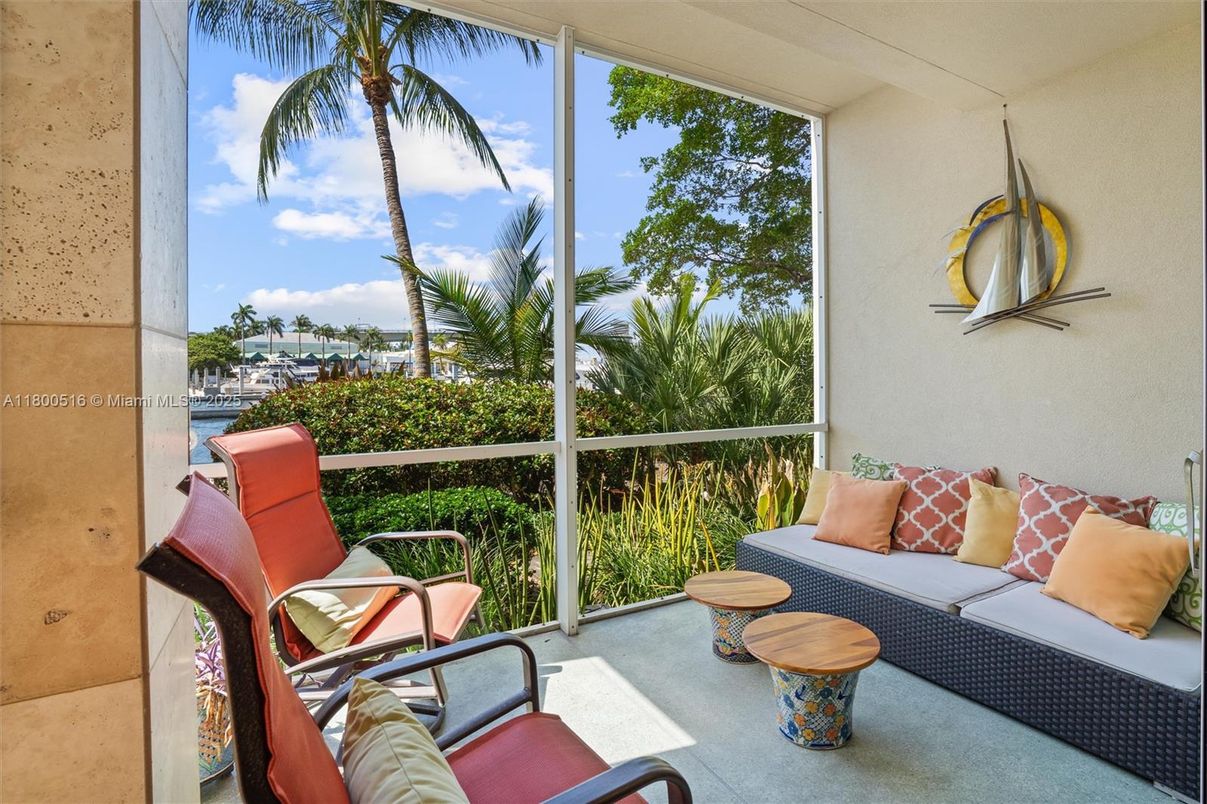 Interior, Sun Room, Water