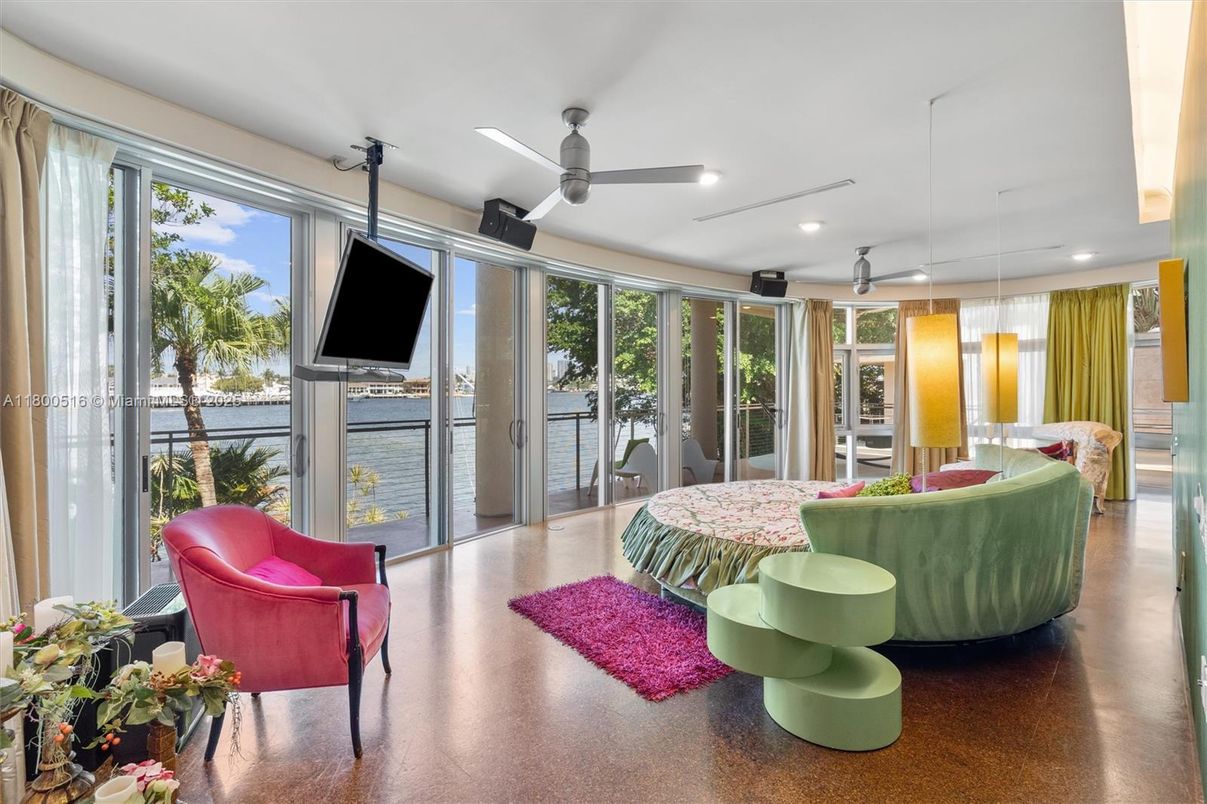 Interior, Living room, Pendant Lights, Recessed Lighting, Water