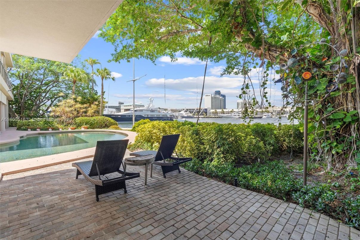 Exterior, Pool, Water