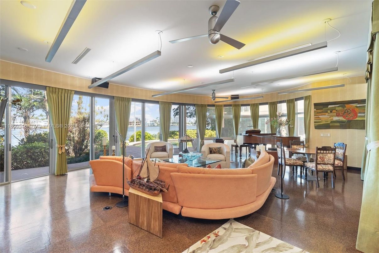 Dining room, Interior, Living room, Recessed Lighting, Water