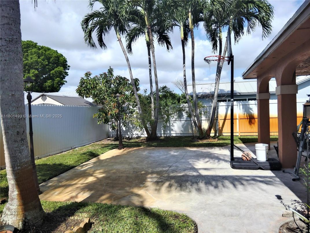 Backyard, Exterior