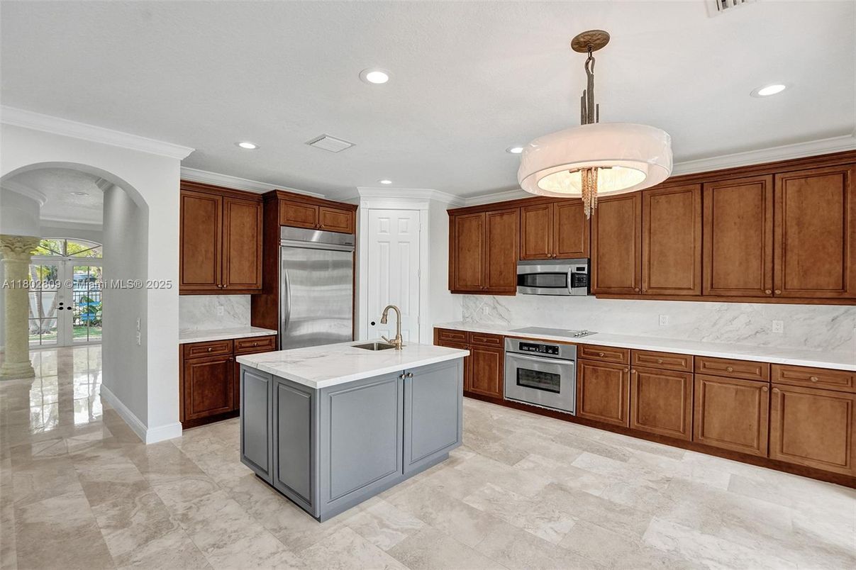 Interior, Kitchen, Pendant Lights, Recessed Lighting, Stainless Steel Appliances