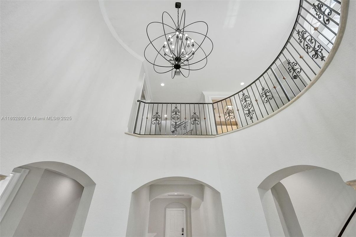 Chandelier, Interior
