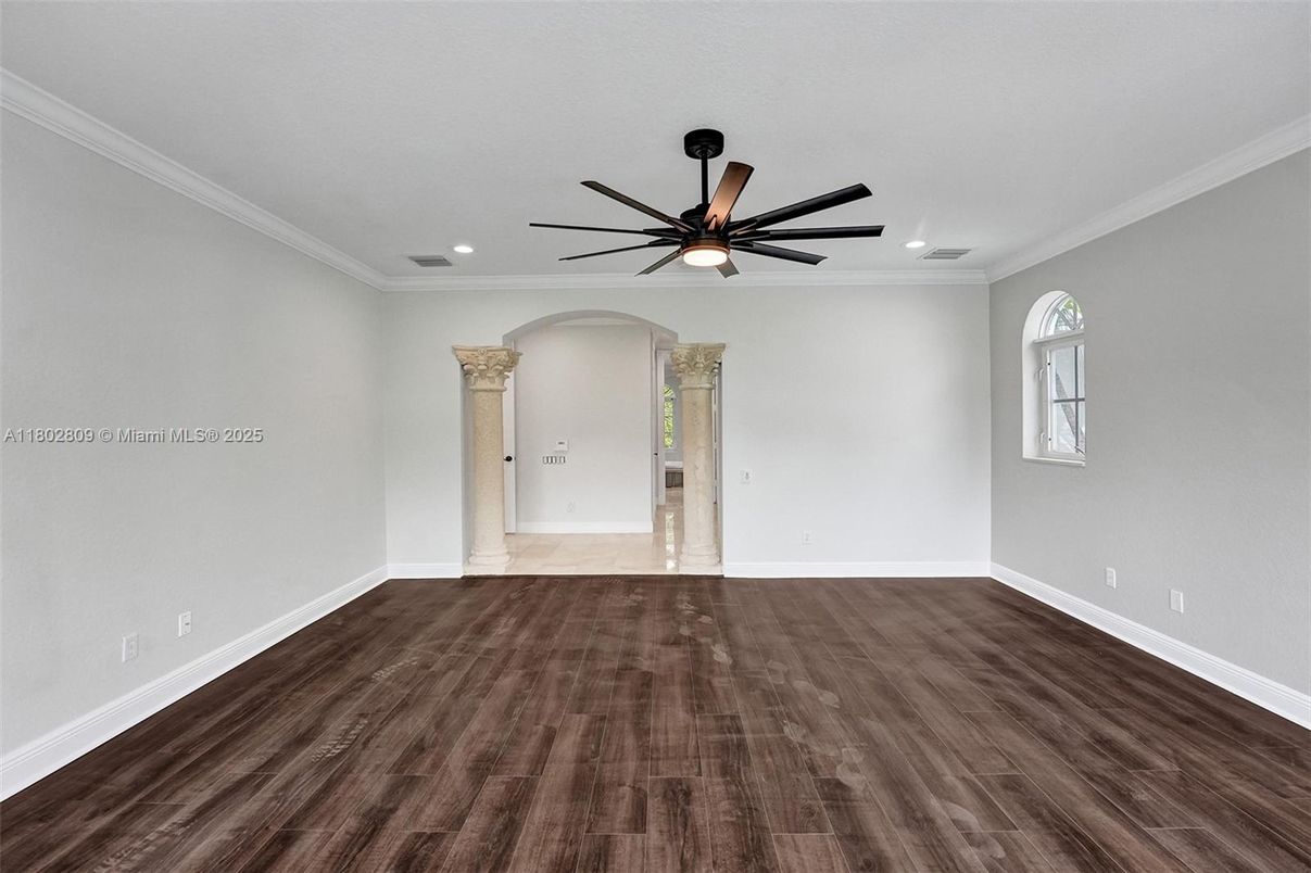 Empty room, Interior, Recessed Lighting, Wood Texture Flooring