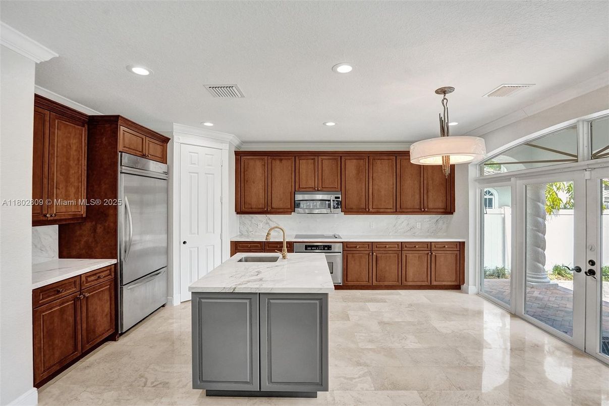 Interior, Kitchen, Pendant Lights, Recessed Lighting, Stainless Steel Appliances