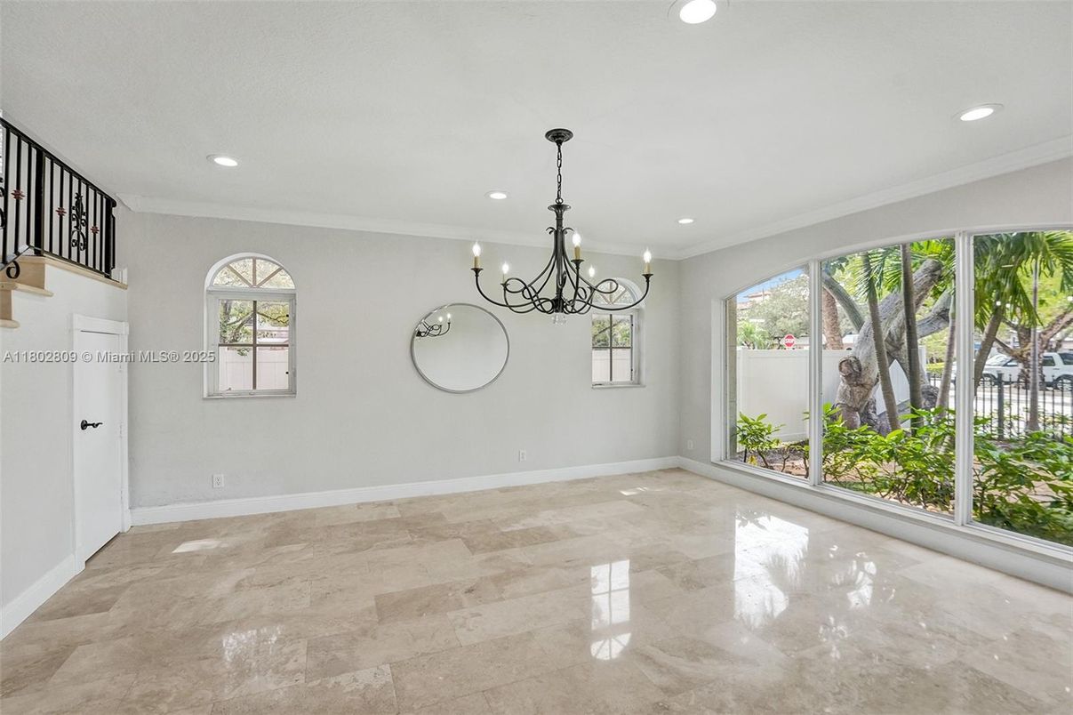 Chandelier, Empty room, Interior, Recessed Lighting