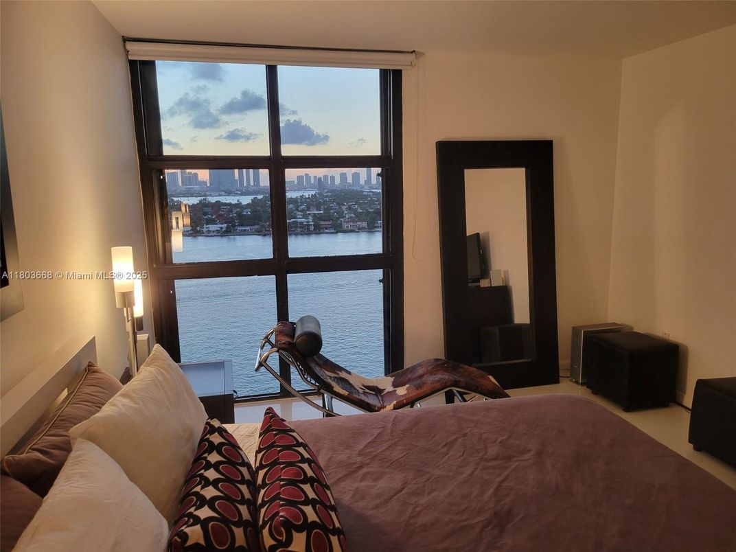 Bedroom, Interior, Water