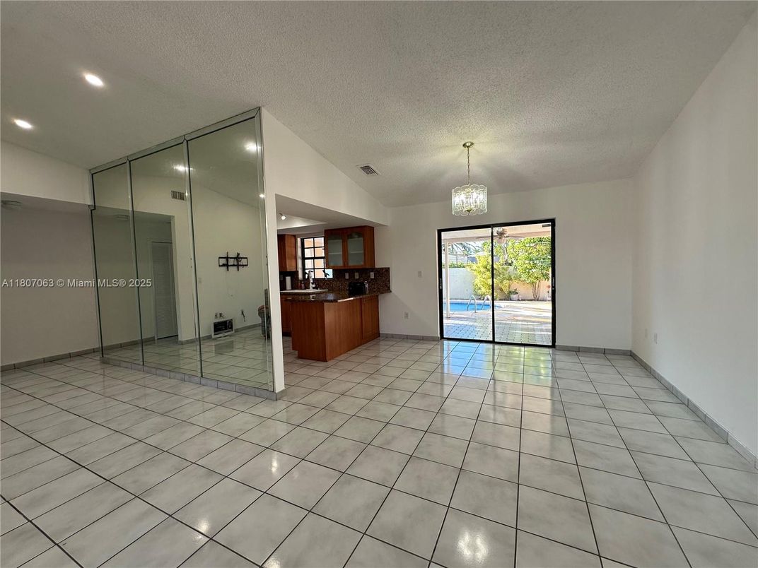 Chandelier, Empty room, Interior, Recessed Lighting