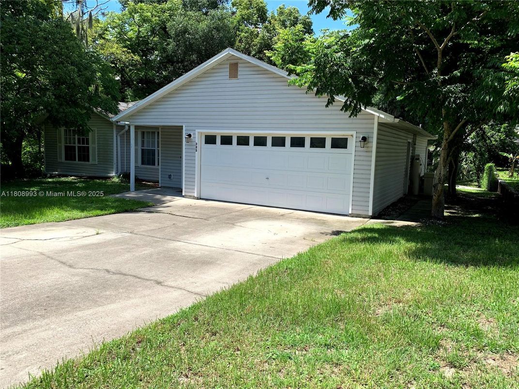 Detached Garage, Exterior