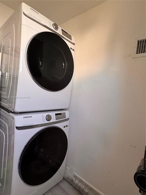 Interior, Utility Closets, Washer