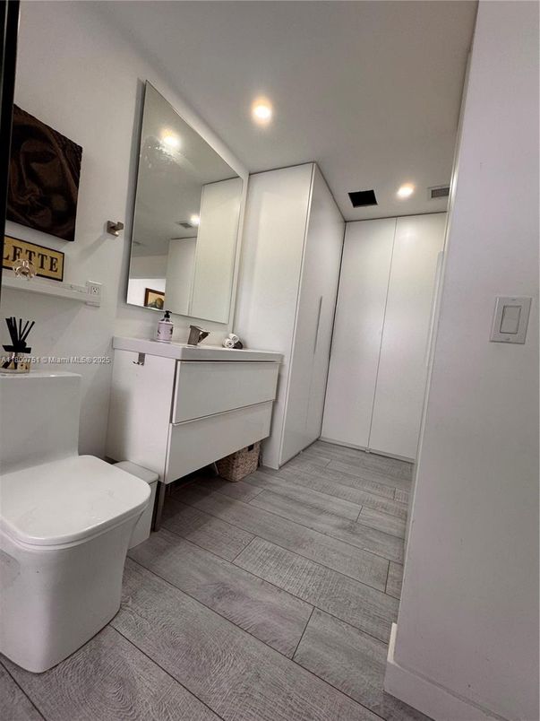 Bathroom, Interior, Recessed Lighting, Wood Texture Flooring