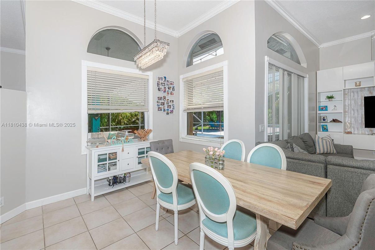 Chandelier, Dining room, Interior, Pendant Lights, Recessed Lighting