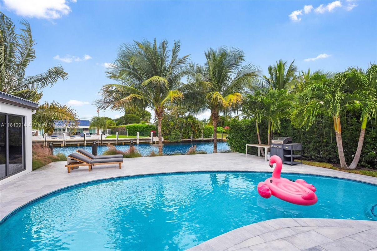 Exterior, Pool, Water