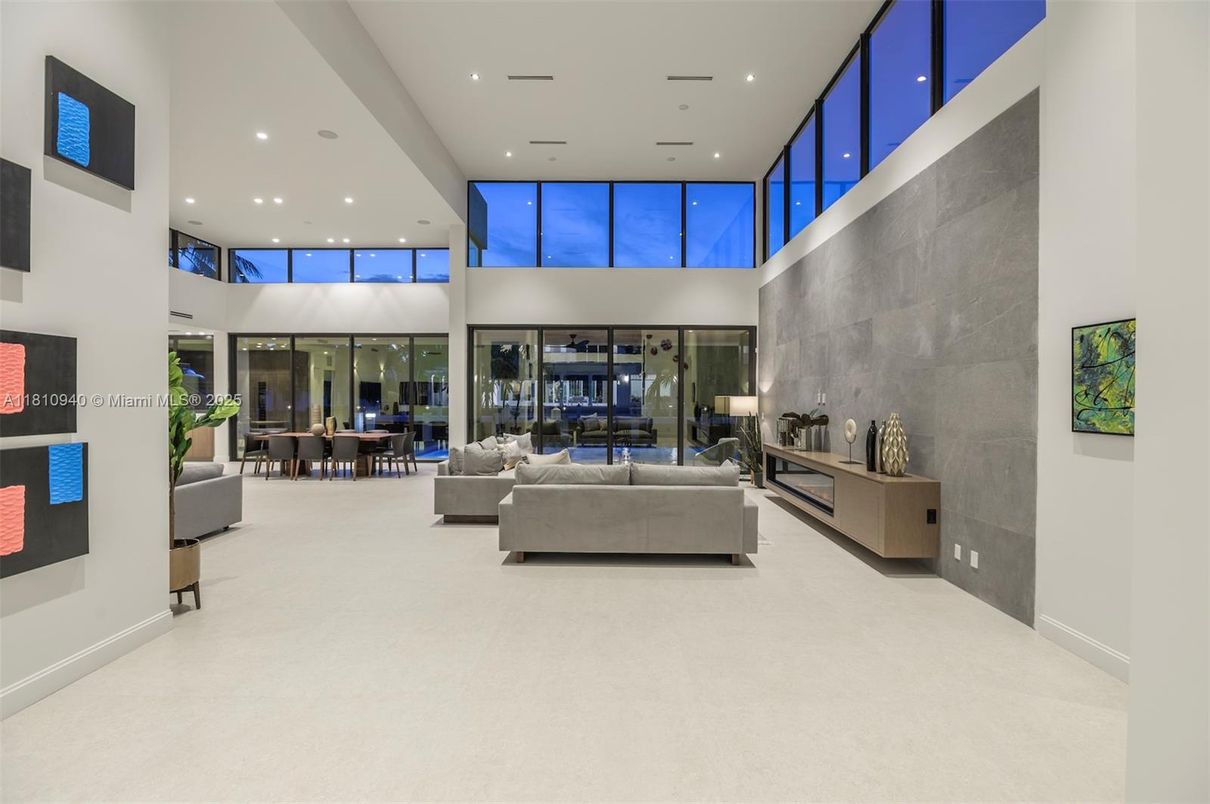 Dining room, Interior, Living room, Recessed Lighting