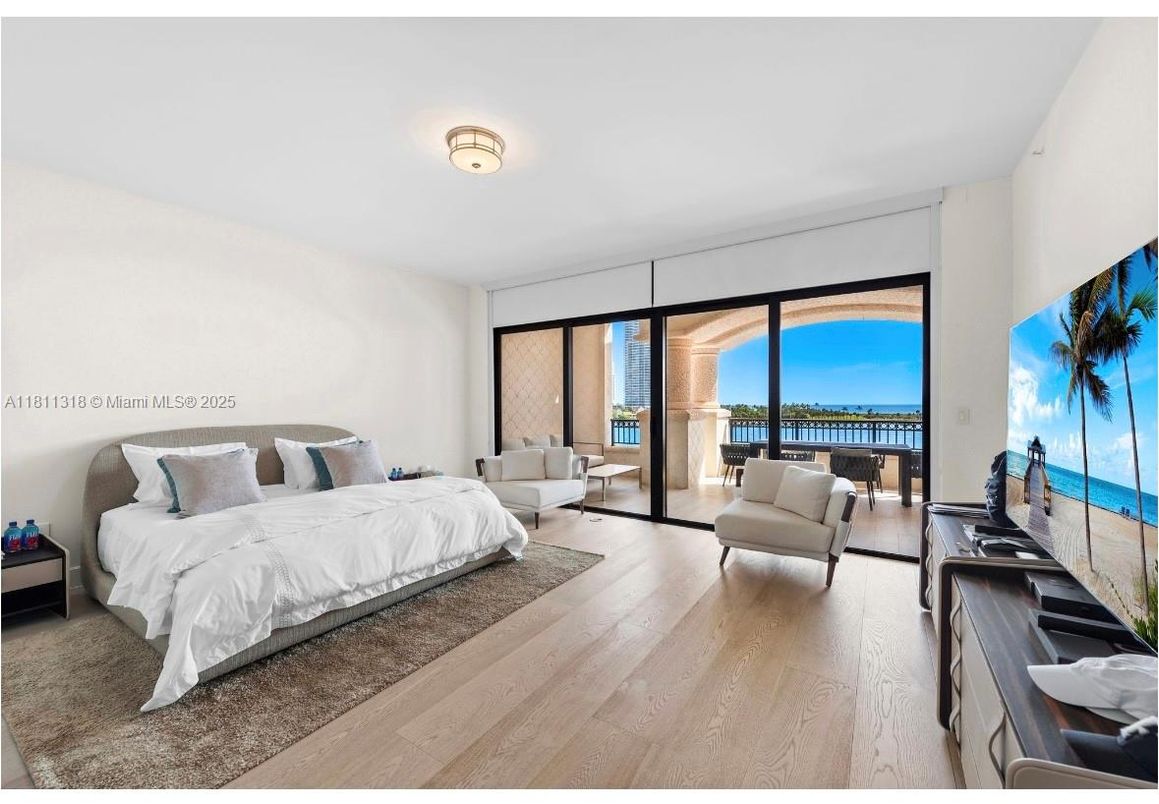 Bedroom, Interior, Water, Wood Texture Flooring