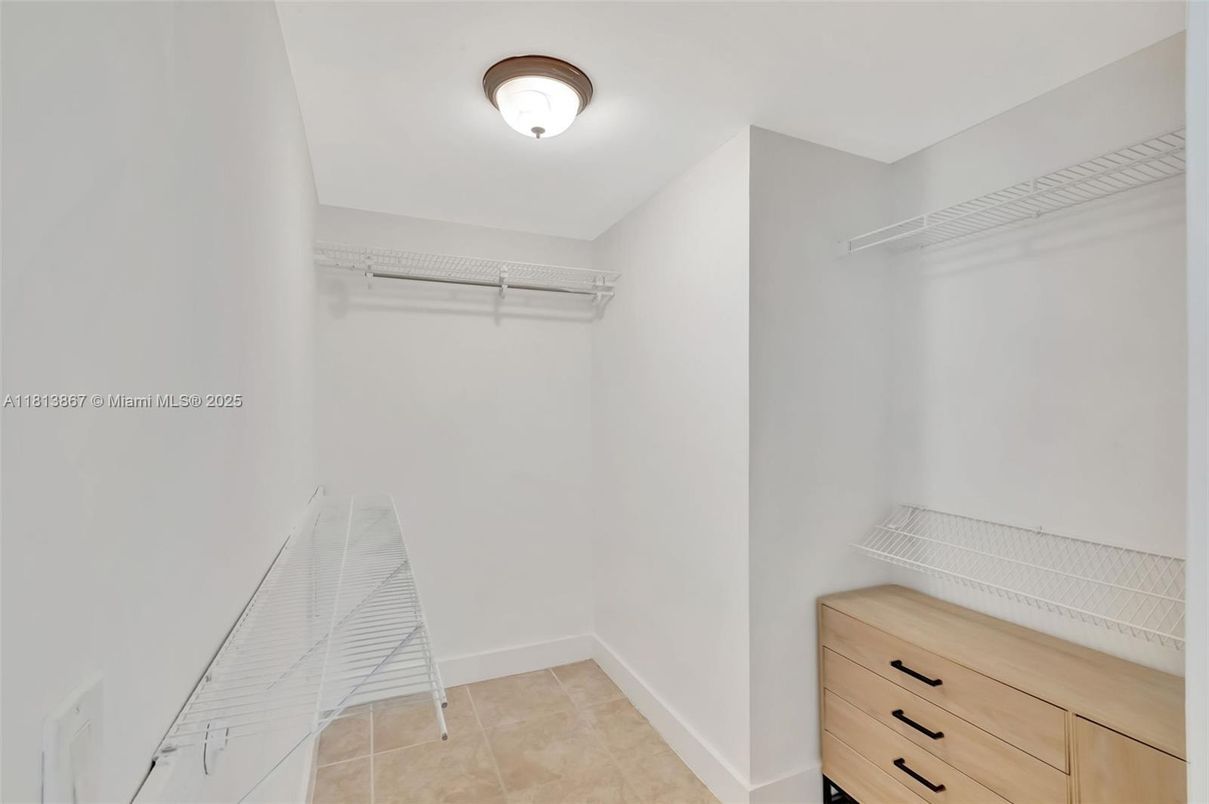 Interior, Walk-in Closets
