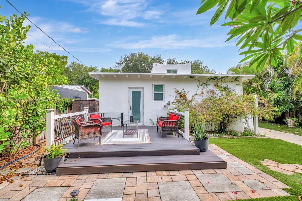 Backyard, Exterior