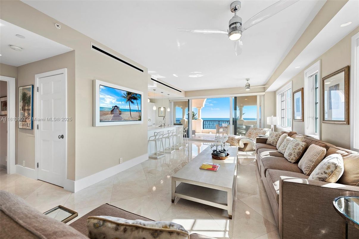 Interior, Living room, Recessed Lighting, Water