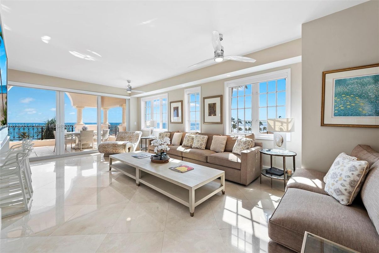 Interior, Living room, Water