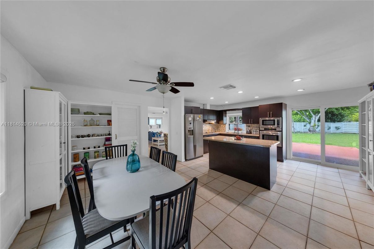 Dining room, Interior, Kitchen, Recessed Lighting, Stainless Steel Appliances