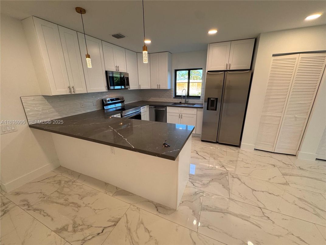 Interior, Kitchen, Marble, Pendant Lights, Recessed Lighting