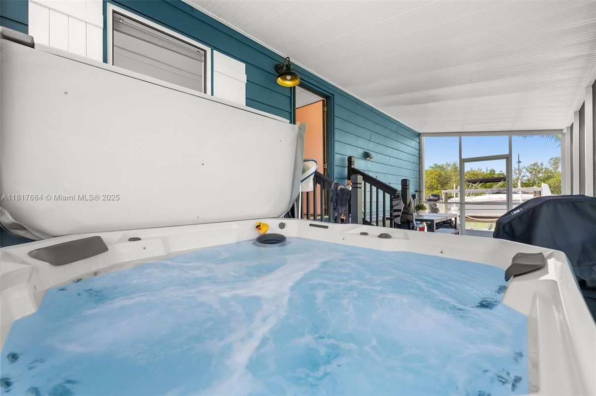 Hot Tub, Interior