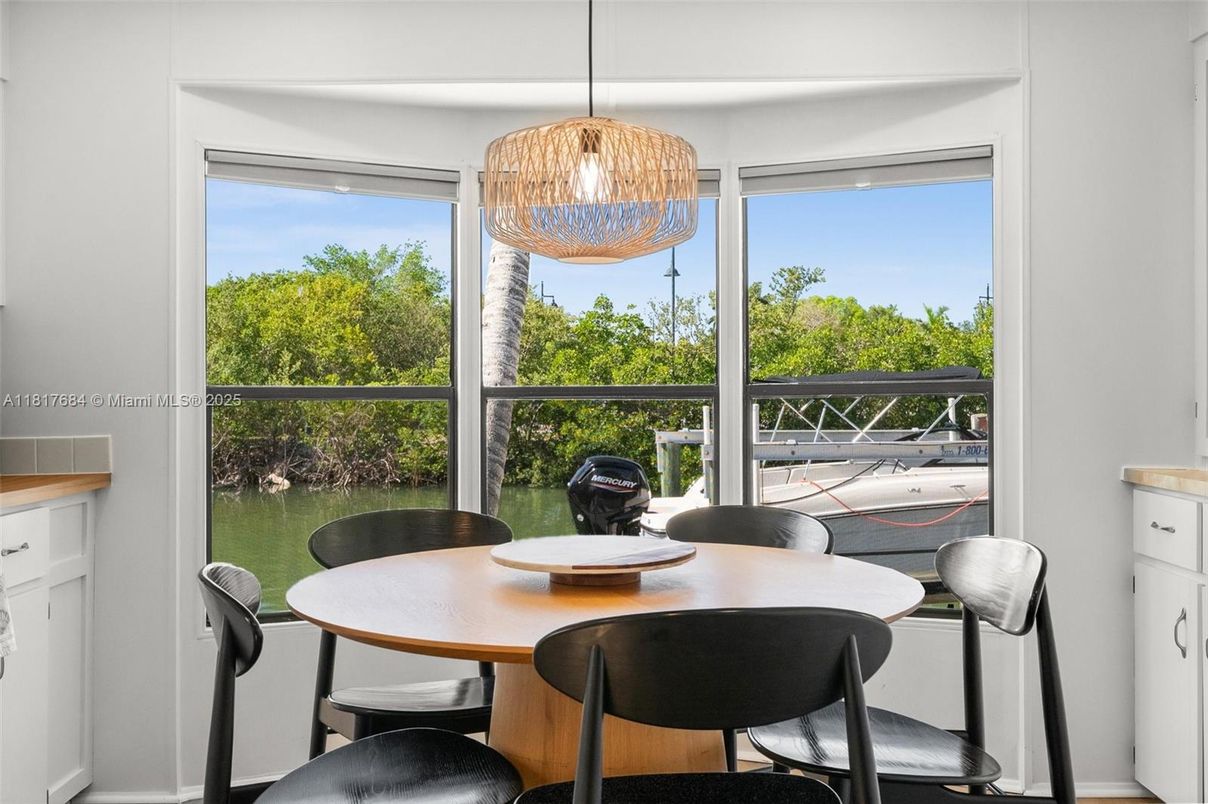Dining room, Interior, Pendant Lights