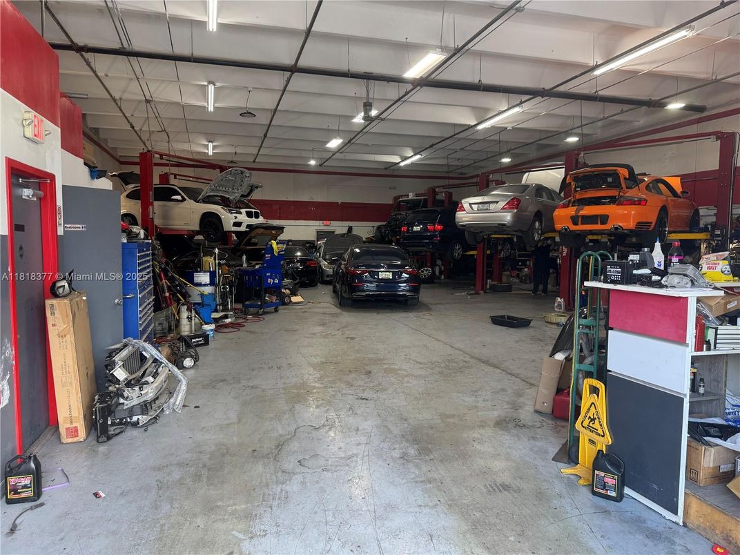 Garage, Interior, Recessed Lighting